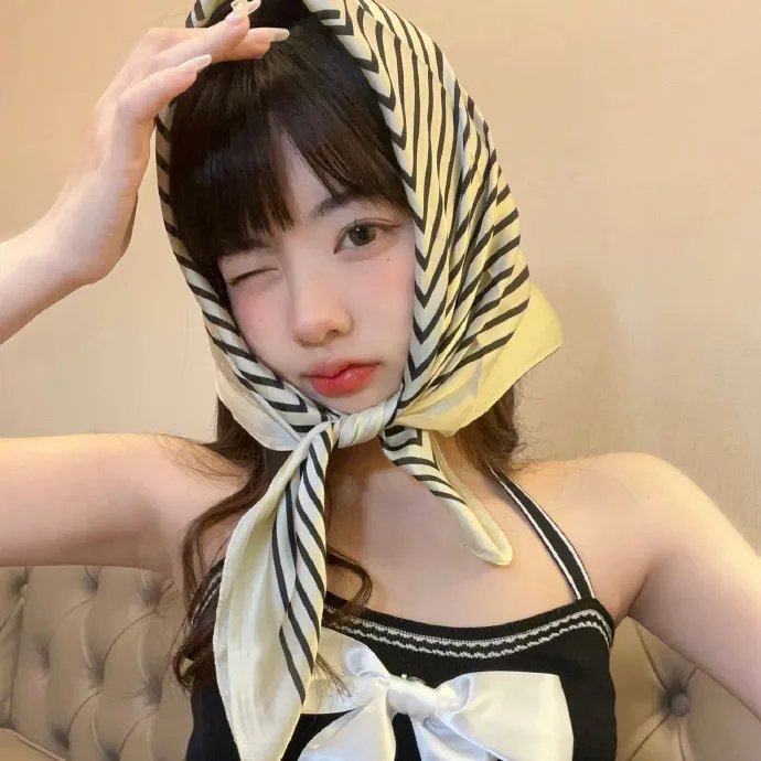 男孩超级白